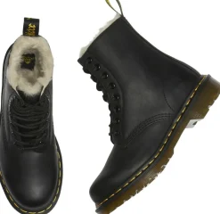 1460 Serena-Dr. Martens Hot