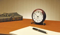 Arne Jacobsen Clocks Ure & Vejrstationer>AJ Station bordur bordeaux/hvid, Ø 11 cm, alarm