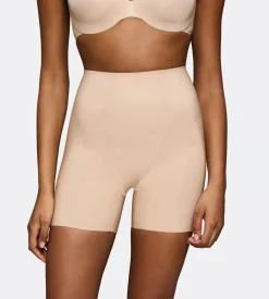 BMU Illusion Curve HW Short-Triumph Hot