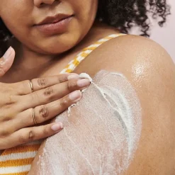 Hot DAILY ESSENTIALS KP BODY SCRUB 10% Kropspleje