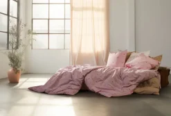 Juna Sengetøj & Lagner>Daisy Sengetøj 140x200 cm pink/rød DK