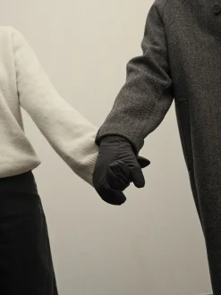 Day GW RE-No Rain Mittens-DAY ET Online