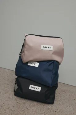 New Day Gweneth RE-S Washbag S Dame Toilettasker