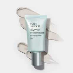 Hot DayWear Sheer Tinted Moisturizer SPF 15 Rejsestørrelser|Ansigt