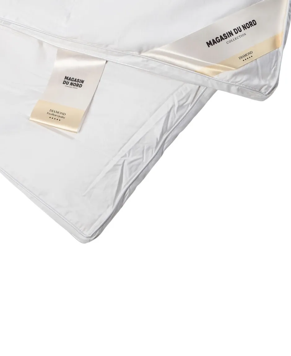Magasin du Nord Collection Dyner>Diamant Gåsedunsdyne - Let 140x220 cm.