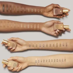 Double Wear Stay-In-Place Makeup Foundation SPF 10 Ansigt