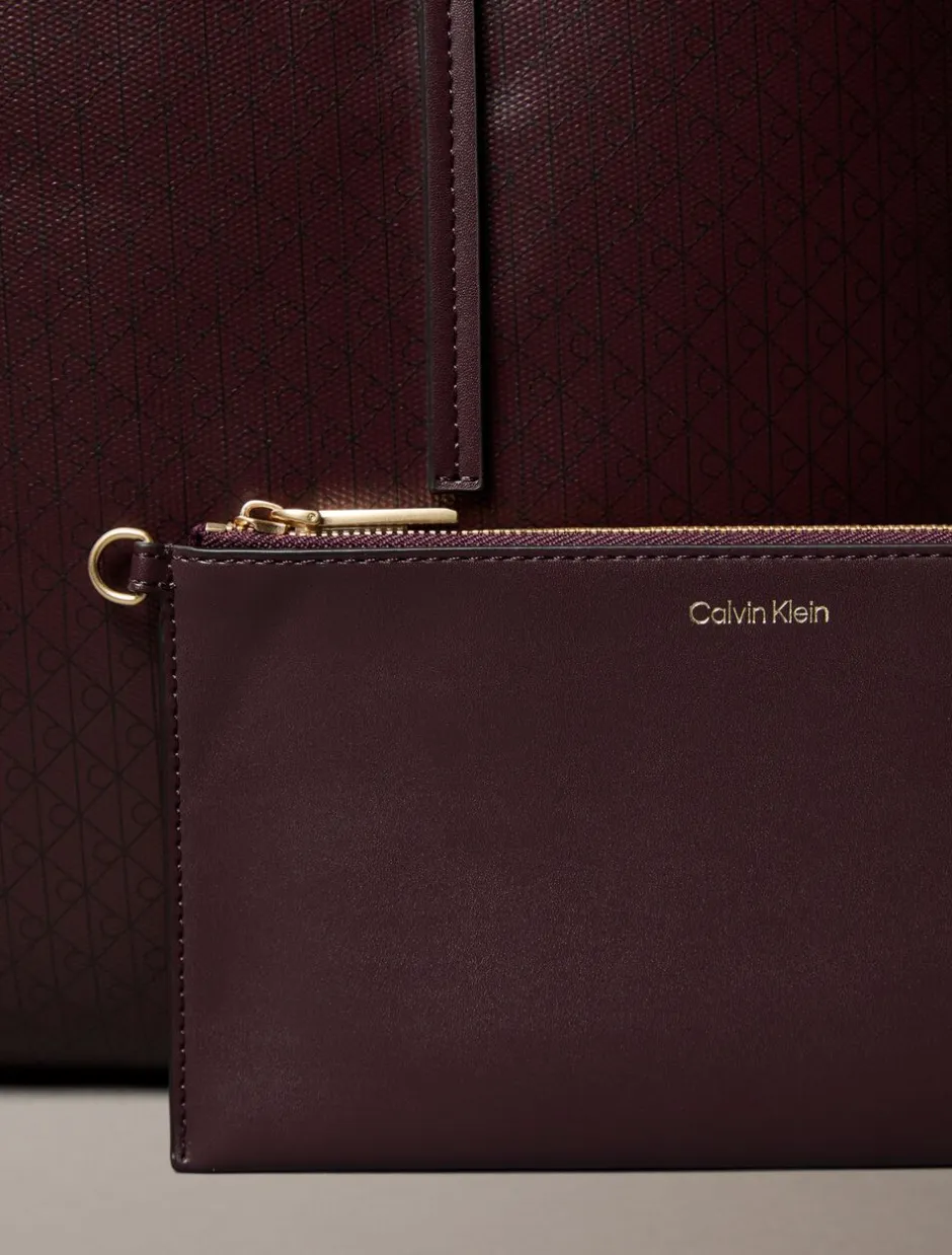 Dame Calvin Klein Skuldertasker>EMBLEM AOP TOTE W/ POUCH