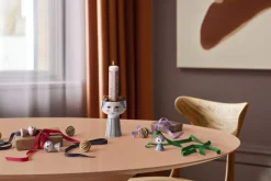 Bjørn Wiinblad Kalenderlys>Eva Kalenderlys 2025 Ø5 cm hvid m. deko