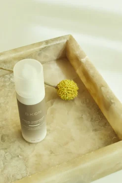 New FACIAL SUNSCREEN - A HINT OF TINT SPF 30 Solpleje