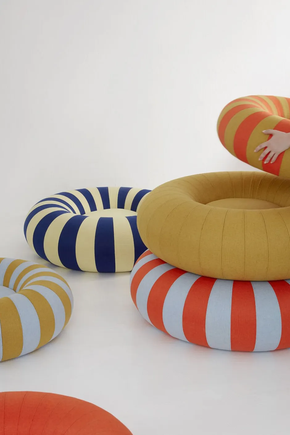 Online FLOAT, MEDIUM, DARK BLUE/YELLOW Møbler