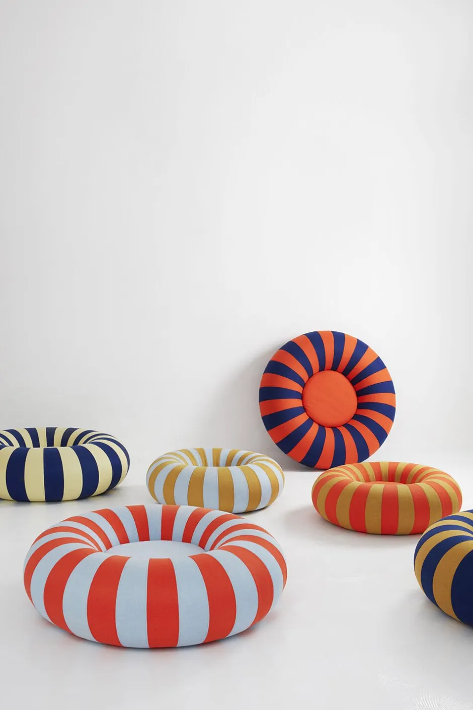 Online FLOAT, MEDIUM, DARK BLUE/YELLOW Møbler