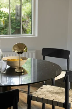 Flowerpot Portable Lamp VP9, Magnetic Charger-&Tradition Clearance