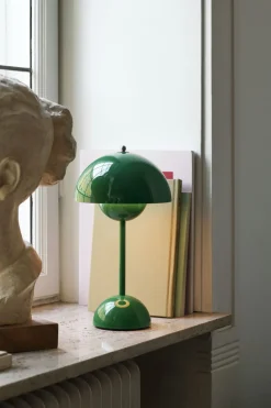 Clearance Flowerpot Portable Lamp VP9, Magnetic Charger Bordlamper|Trådløse Lamper