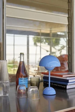 Outlet Flowerpot Portable Lamp VP9, Magnetic Charger Bordlamper|Trådløse Lamper