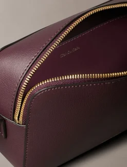 Sale FOIL LOGO ELONGATED CAMERA BAG Dame Crossbody Tasker|Skuldertasker