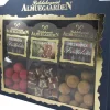 Gaveæske med Peberkagemand-bolcher & Chokolade-lakridser-Almuegaarden Outlet