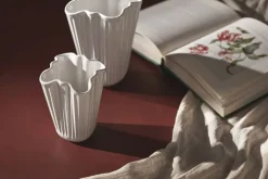 Sale Hammershøi Unfold Vase H16. 5 cm hvid Vaser & Urtepotteskjulere