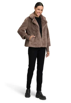 Dame Betty Barclay Jakker|Sport><noscript><img width=