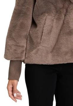 Dame Betty Barclay Jakker|Sport><noscript><img width=