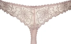 Dame Marie Jo Trusser><noscript><img width=