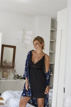 Hot Jessie chemise w/lace & padding Dame Chemiser & Underkjoler