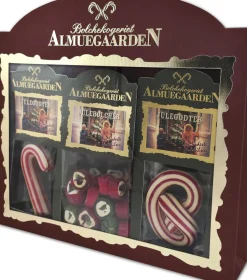 Almuegaarden Søde Sager|Blandet Kurve>Jule-Gaveæske med Jule bolcher, bolche-stok & -kringle