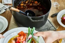 Staub Gryder & Pander>La Cocotte Cocotte 41 cm / 12 l, Oval, Sort, Støbejern