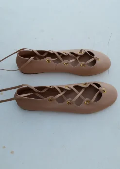 New Leather ballerina with crossed stra Dame Ballerinaer|Snøresko