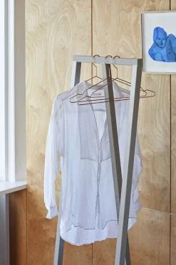 Loop Stand Hall-L45 X W39 X H150-Wh-Hay Best