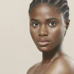 New Luminous Silk Foundation Ansigt