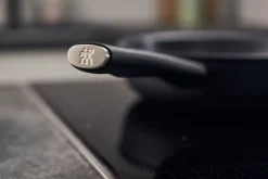 Madura Plus Ceramic Stegepande, 28 cm, Aluminium, Titanium f-Zwilling Best