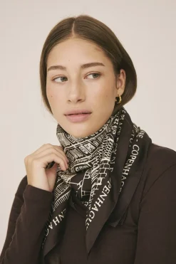 Clearance Magasin Iconic Scarf 83x83cm Dame Halstørklæder & Tørklæder