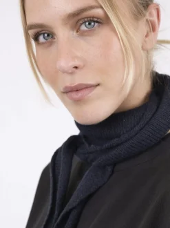 Misty Knit Scarf-Neo Noir