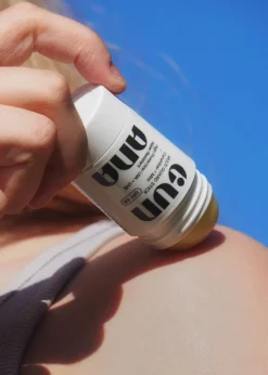 Gun Ana Solpleje><noscript><img width=