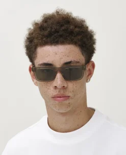 NEW DYLAN-MessyWeekend New