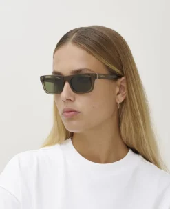 NEW DYLAN-MessyWeekend New