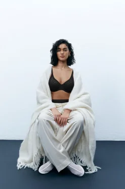 Norah Covering molded bra-Chantelle Sale