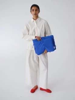 Dame Ölend Tech Covers><noscript><img width=