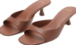 Dame MANGO Højhælede Sko>Patent leather effect heeled sandal