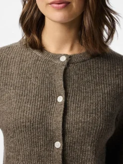 Dame Pieces Strik><noscript><img width=