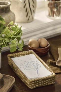 Ib Laursen Tilbehør Til Bordet>Serviet blå blomstersilhuet 16 stk pr pakke