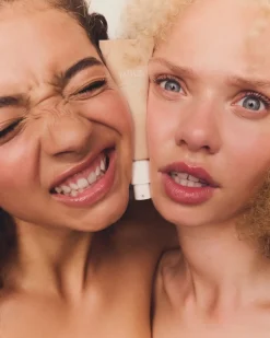 Hot SKIN TINT MOISTURISER SPF15 Ansigt|Solpleje