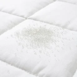 Night & Day Dyner><noscript><img width=