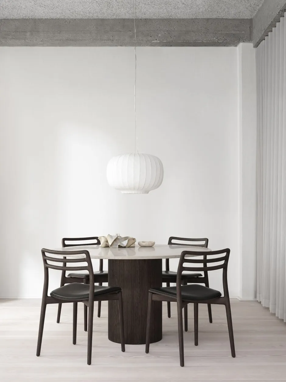 Online 494 Cabin round Ø130 L. Beige marble, Dark oak Møbler