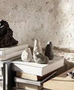 Ferm Living Vaser & Urtepotteskjulere>Vulca Mini Vase - Off-white stone